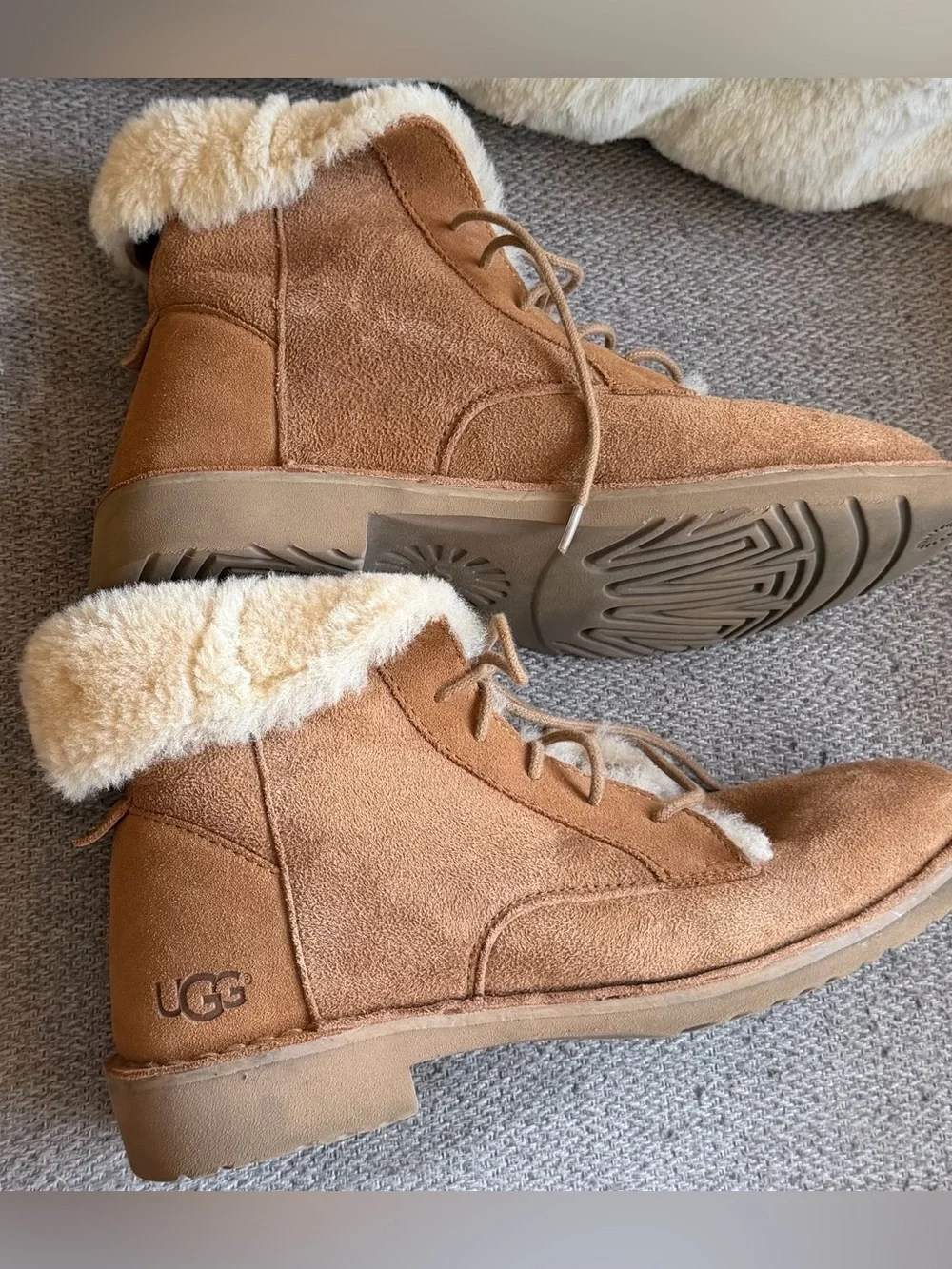 UGG Chestnut Suede Lace-Up Shearling Ankle Boots size 9